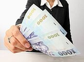 保費7月漲定了　保單責準率將提前調降