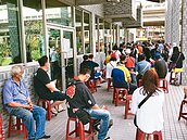 計程車司機領紓困3萬合理嗎？網友搬官方數據算給你看