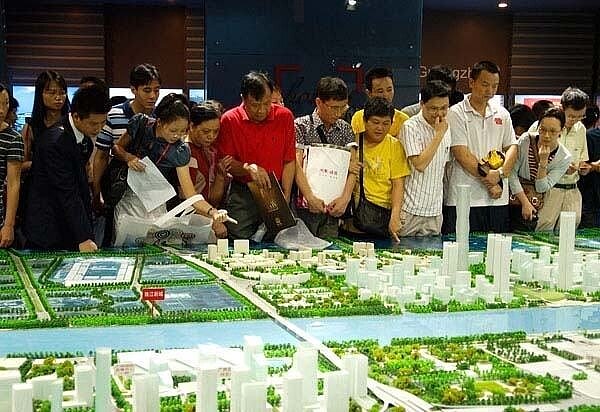 對於疫情後的房地產市場,多位業者認為,「房住不炒」仍是房地產發展紅線,熱錢難以集中流入。照片/新浪網