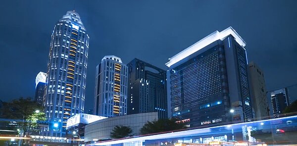 民眾分享友人40歲前，在新北市板橋花2500萬元置產，而且還開設公司成家立業，讓他好奇到底作什麼樣的工作能夠快速晉升人生勝利組。圖／新北市捷運局