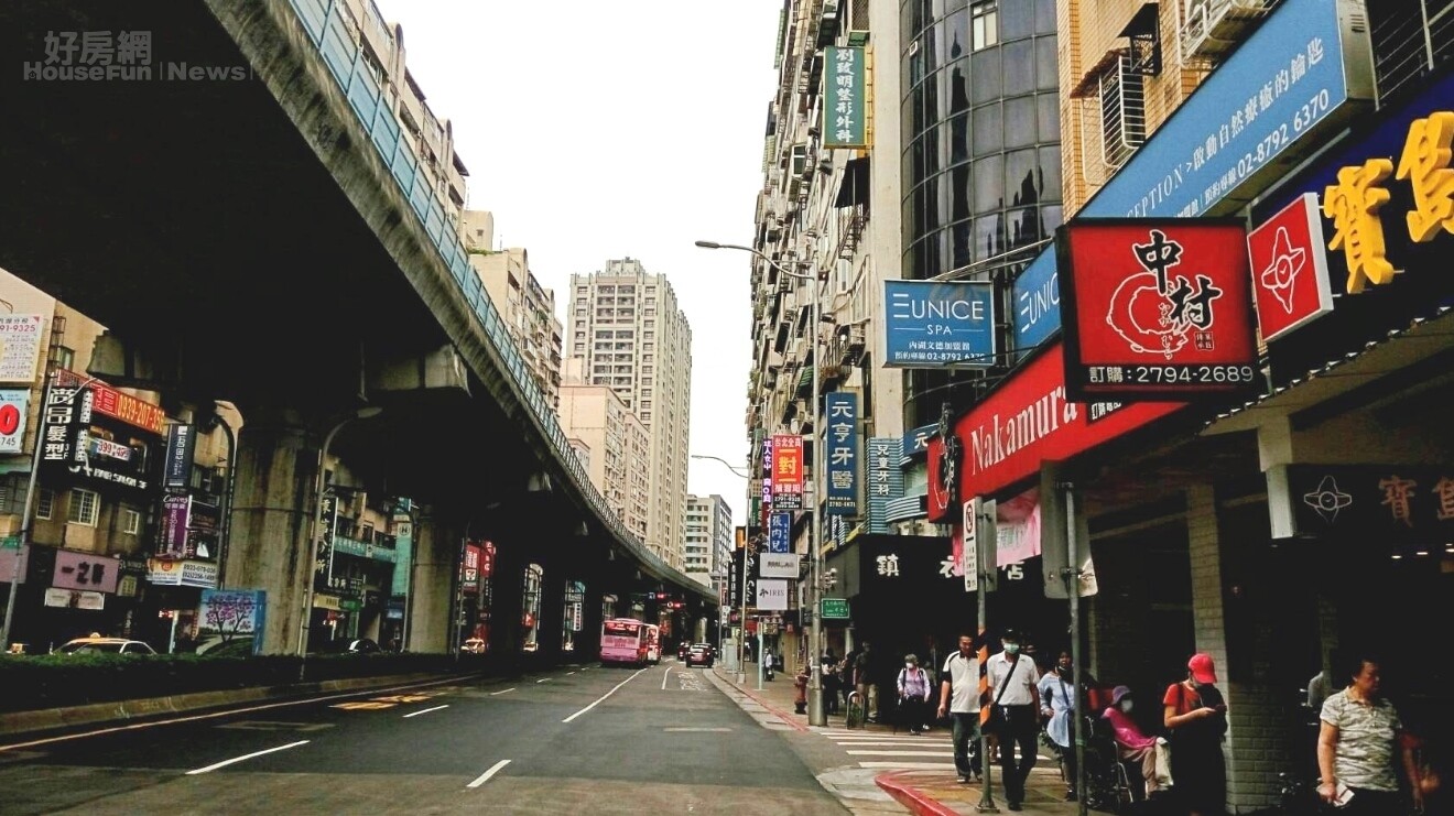 台北市內湖區成功路四段的1.09億元店面,鄰近捷運內湖站。照片全國不動產內湖捷運店提供