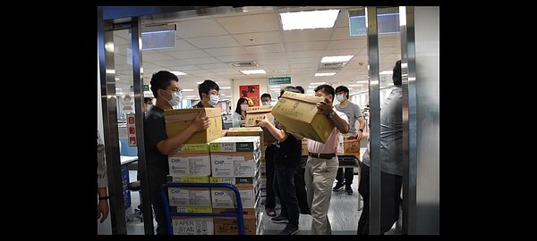 新北市府送紓困申請到衛福部，一度遭拒收。記者江婉儀／攝影