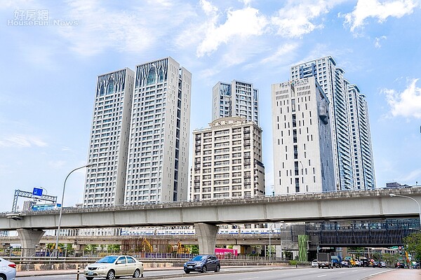 包括亞昕福朋喜來登酒店、「森聯摩天41」、「亞昕晴空樹」等摩天指標建案,都是由國產建材林口廠供應混凝土。照片國產建材提供