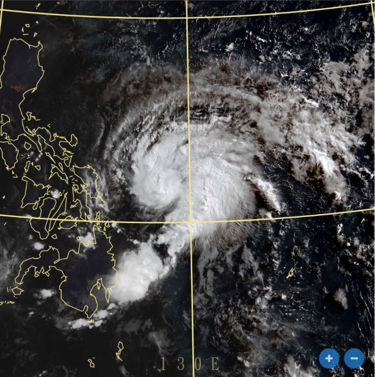 氣象局代理局長鄭明典也在臉書上表示,「黃蜂」的大小環流還在整合中,大環流是問號形狀的主體,小環流在左側前端。圖/擷取自鄭明典臉書