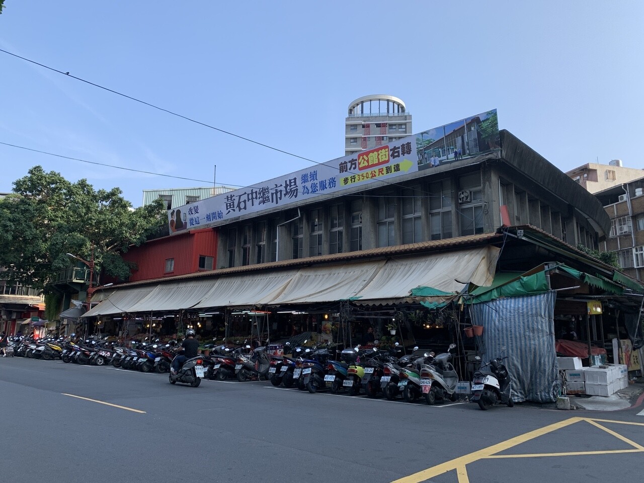 有50年歷史的新北市板橋黃石市場,113攤要原址拆除重建。記者魏翊庭/攝影