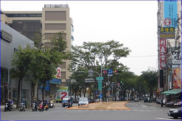 高雄輕軌二階是否要經過大順路、美術館路，高雄市捷運局持續傾聽民意。圖為九如、大順路口。圖／高雄捷運局提供