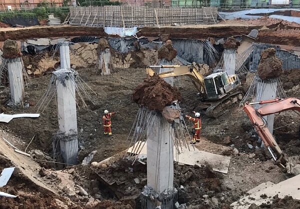 平鎮停車場崩塌。圖／報系資料照