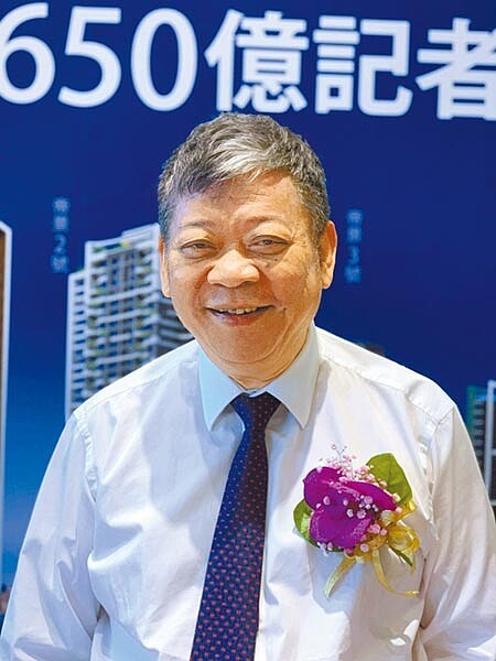 甲山林集團董事長祝文宇14日在新北市板橋江翠「帝景」系列新案接待中心，公開現身。他表示，「房價只會往上看、不會往下看，因為錢正在貶值了、置產客回來了。」圖／蔡惠芳 