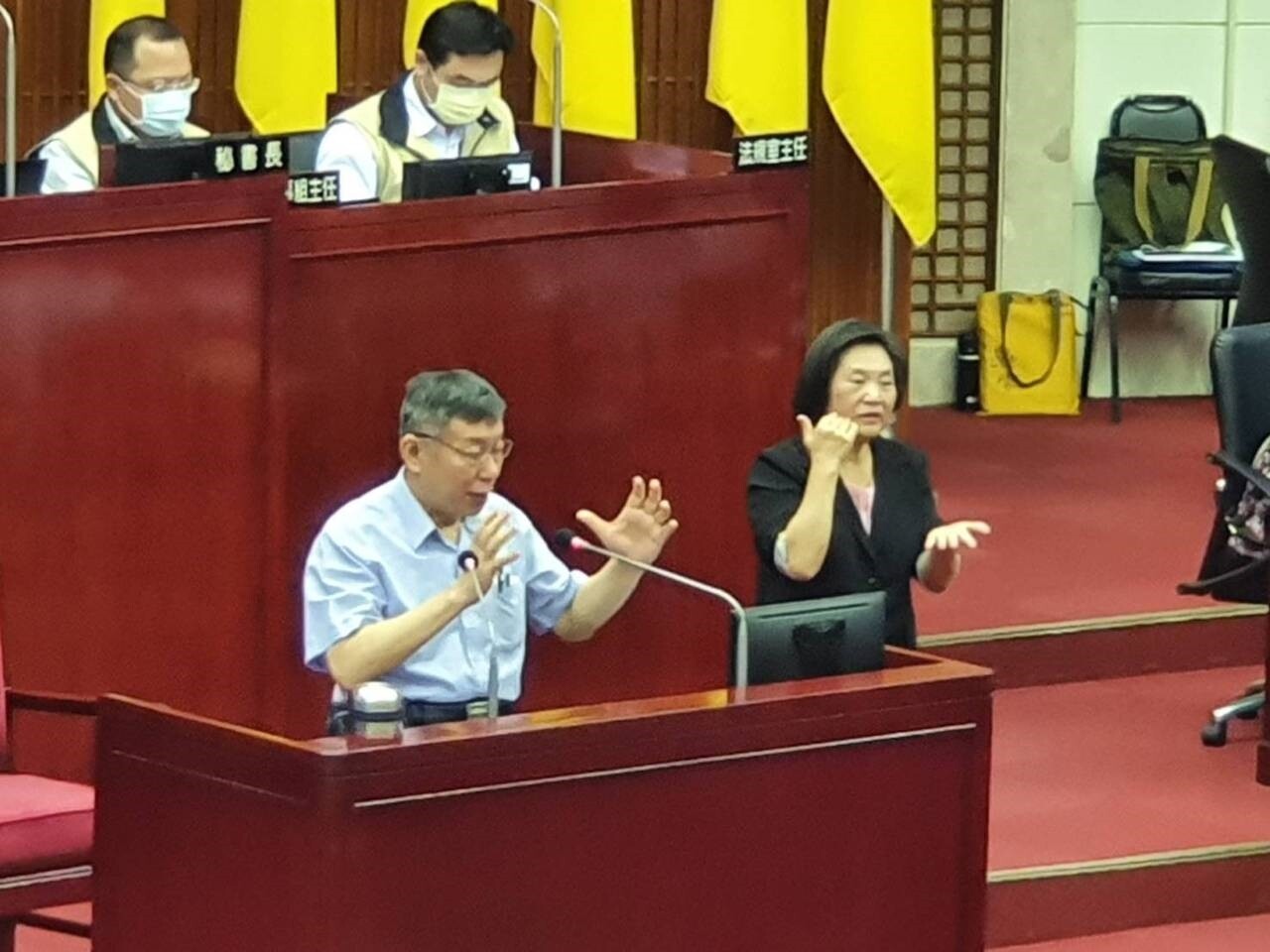 台北市長柯文哲上午在議會報告防疫、紓困及產業振興作為。記者楊正海/攝影