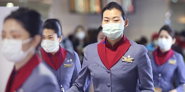 受新冠疫情衝擊,高達75.1%的企業機構,今年業績受到不同程度的影響。圖為因疫情受創最大之一的航空業。圖/本報資料照片