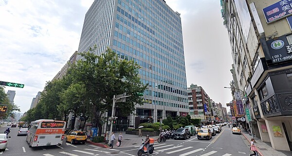萬海海運砸下5.38億買下位於東區精華路段的不動產。圖/取自Google Maps