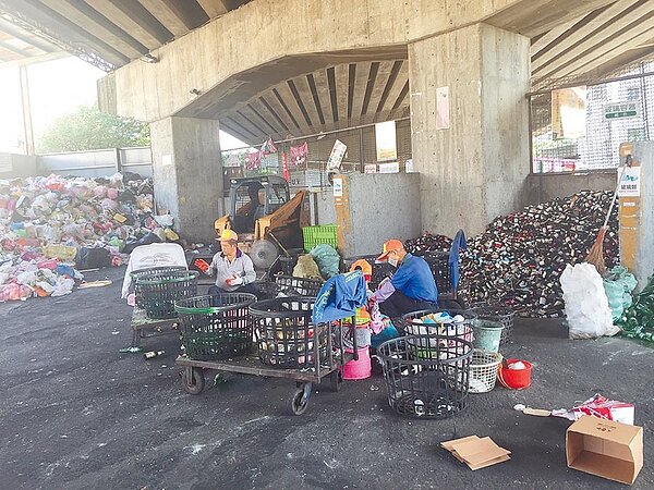 高雄巿環保局表示,資源回收的變賣所得皆繳入公庫。圖/高雄巿環保局提供