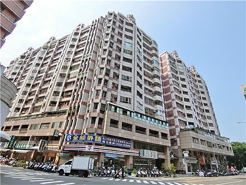 高雄市三民區河堤社區與在地店家推出優惠活動。圖/實價登錄比價王