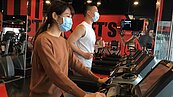 戴口罩運動好嗎？　World　Gym：長時間運動不建議