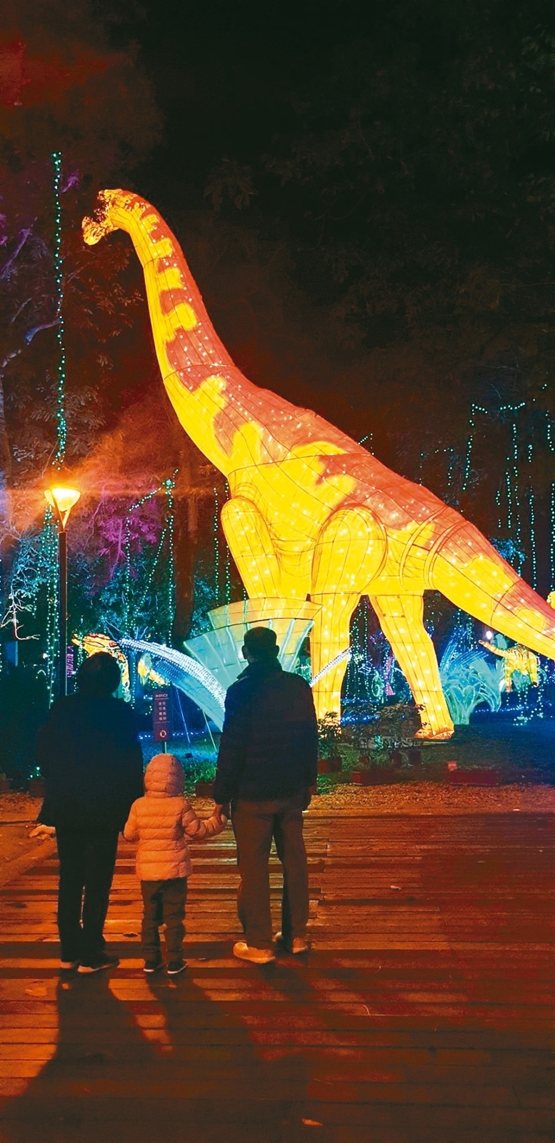 台灣燈會「動物狂歡嘉年華」引人參觀。 記者游振昇／攝影