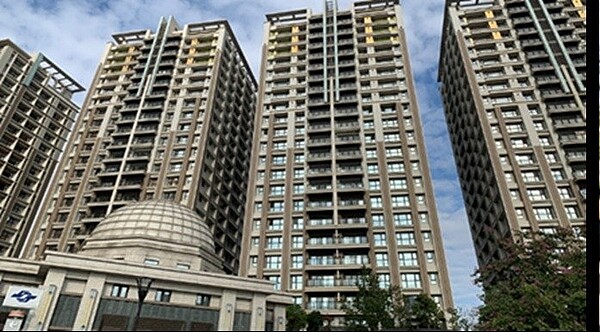 北市試辦「青年進城激勵方案」計畫,首次選定捷運蘆洲站聯合開發大樓30戶4房大坪數住宅,轉作青年合租住宅,採「分租共居」方式出租。圖/北市捷運工程局提供