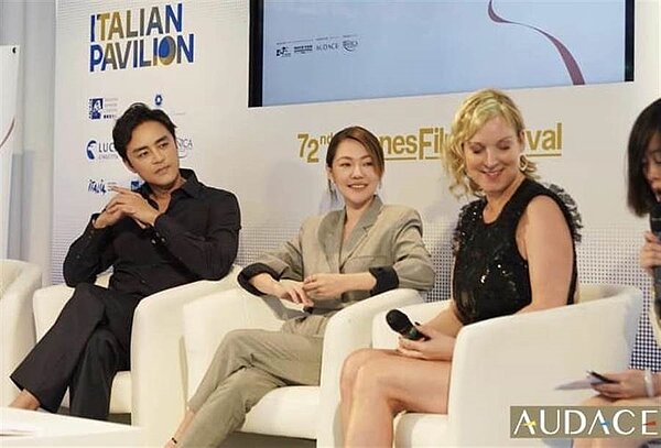 明道、小S曾一起參加「中歐女性影展坎城論壇」。圖／摘自AUDACE奧達士蘭花臉書