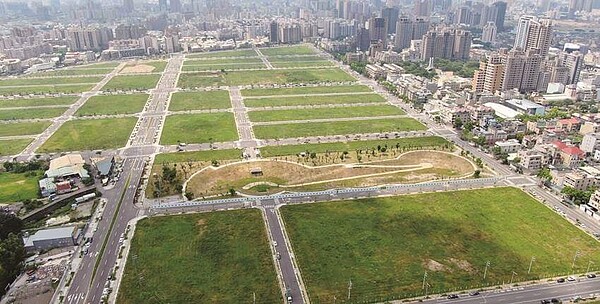 台中市14期重劃區總開發面積超過400公頃,今年將完工配地,已成為建商獵地推案的新戰場!圖/台中市政府