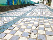 南市長榮新城國宅地面龜裂　鐵道局允改善