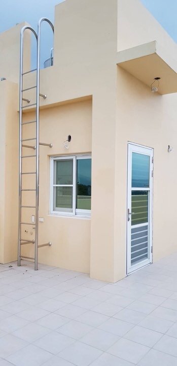 「屋突」即為「屋頂突出物」,只能設置成屋頂水箱、電梯機房或梯廳等用途。示意圖/記者唐主桂攝影