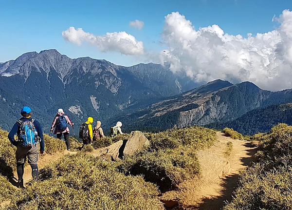 南投縣仁愛鄉解除山地管制區,本月21日起免辦入山證,但部分單位仍有登山入園等相關規範,上山民眾仍需瞭解,且依法申請。圖/聯合報系資料照