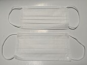 「全白口罩」該戴哪面？　網曝正解：不看鬆緊帶