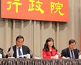 政院拍版！確診者不聽指示可罰200萬　拒隔離可罰百萬