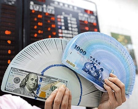 新台幣1周貶近4角。（本報資料照片） 