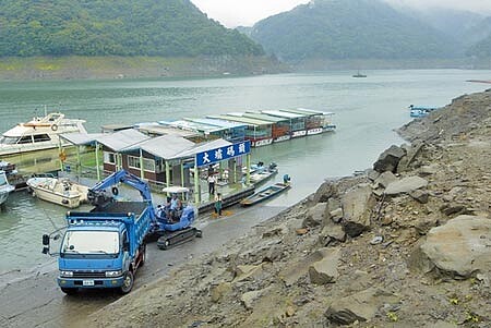 水利署表示,民生用水撐到3月底沒問題,4月則要看降雨情況,如不佳就要動用節水措施,避免限水。(陳麒全攝)