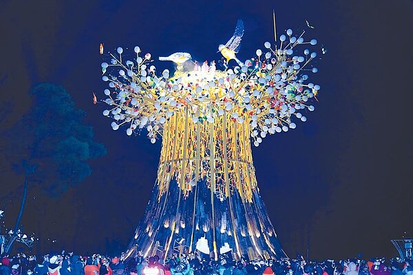 2020台灣燈會主燈以非動物的形象呈現;市議員爭取應原地保留成為旅遊亮點,並為地方帶來觀光產值。(王文吉攝)