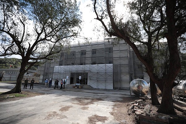 和平營區二營舍新建工程進度超前,可望在4月中竣工。圖/基隆市政府提供