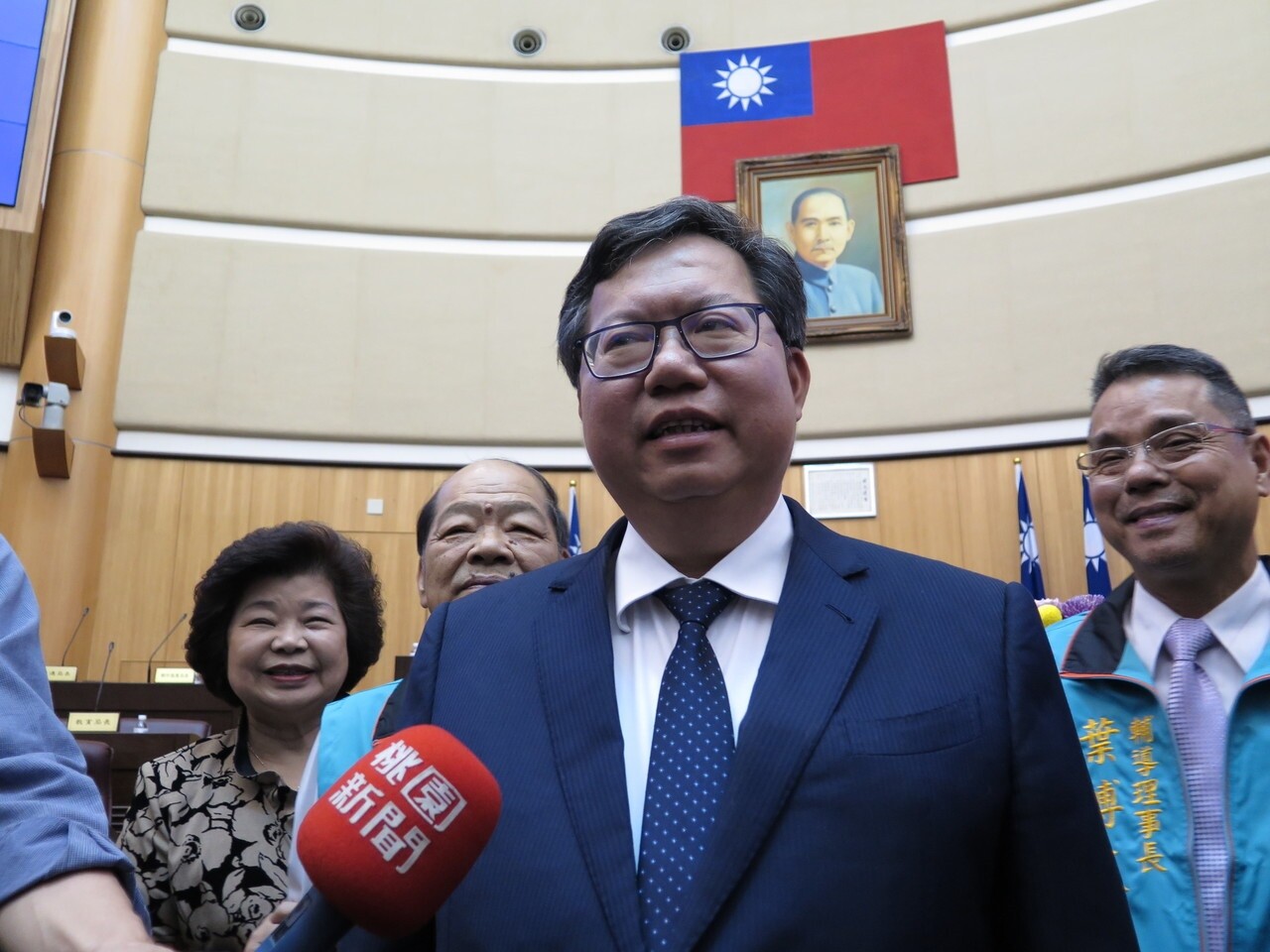 桃園市長鄭文燦取消桃園龍德宮明在彰化鹿港的接駕行程,鄭說,大型室內或戶外群聚活動風險較高,呼籲中央針對此類活動訂出一定防疫規範。圖/記者張裕珍攝影