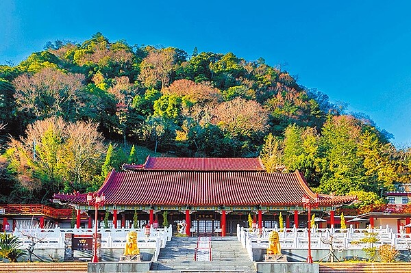 中部高山旅遊正夯!梨山賓館推出「到府接送一家人專案」搶客。圖/梨山賓館提供