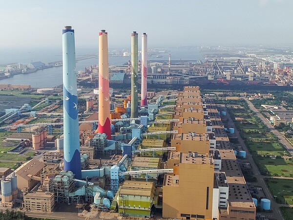 台中市訴願委員會今天審議結果出爐,因生煤自治條例的文字是減少「使用量」,而非「許可量」,減少的基準應以「實際使用量」,環保局依空汙法開罰並無不當,因此訴願委員會「決議駁回」。圖/台中市環保局提供