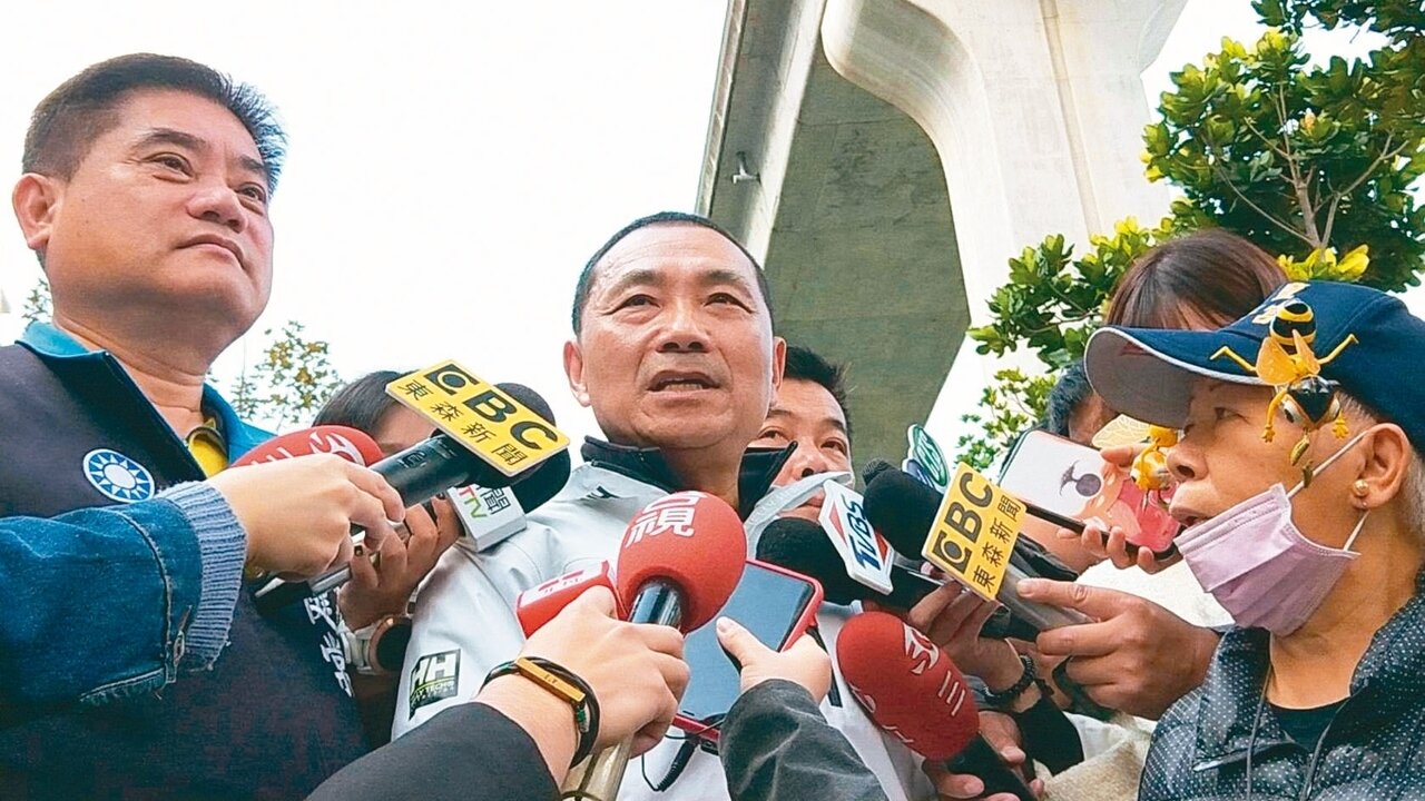 對於中央流行疫情指揮中心提升至一級開設是誰的建議?新北市長侯友宜表示,誰建議不重要,層級的重點是如何快速統合各單位。 記者江婉儀/攝影