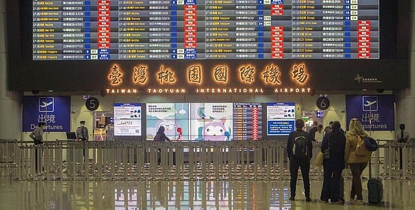 因疫情擴散,桃園機場出國人口大幅減少。(陳麒全攝)