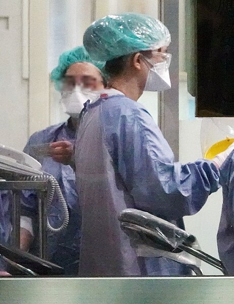 新冠肺炎疫情嚴峻,醫護人員嚴陣以待。記者杜建重/攝影