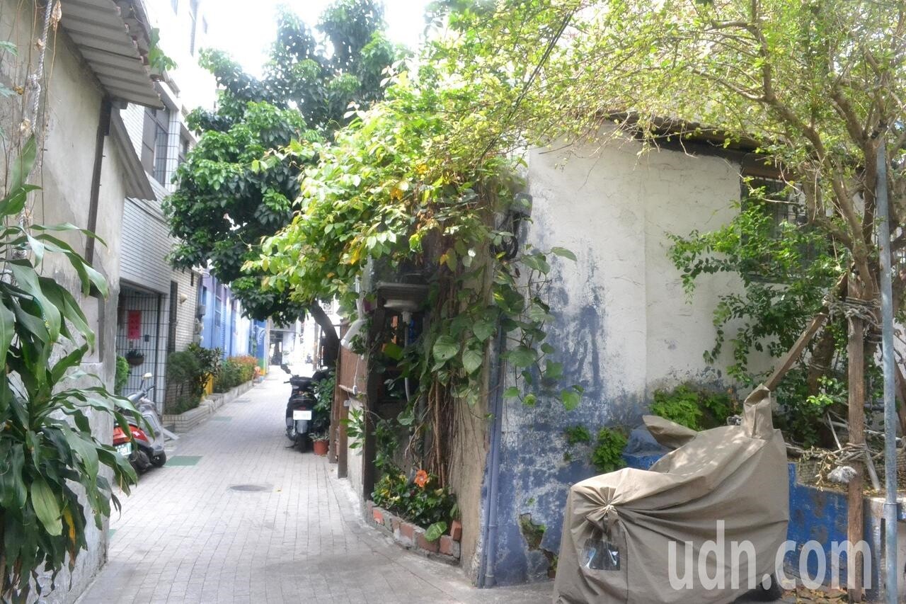 台南市中西區銀同社區巷弄多,清潔的環境增添老社區之美。 記者鄭惠仁/攝影