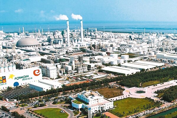 南韓樂天化學發生大爆炸,烯烴類產能意外停工。法人認為有利亞洲石化原料市場反彈。 圖/聯合報系資料庫