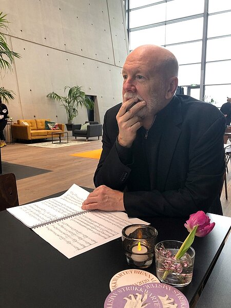 曾來台演出的澳洲音樂家布萊特狄恩(Brett Dean)回國後於5日確診新冠肺炎。圖/截自Brett Dean臉書