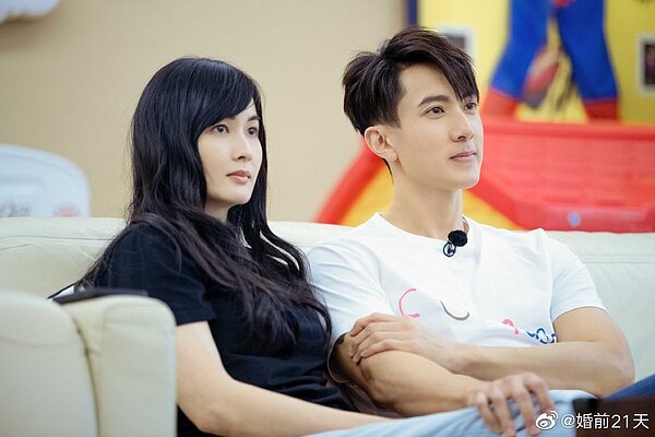 吳尊帶著老婆上真人秀節目。 圖/擷自婚前21天微博