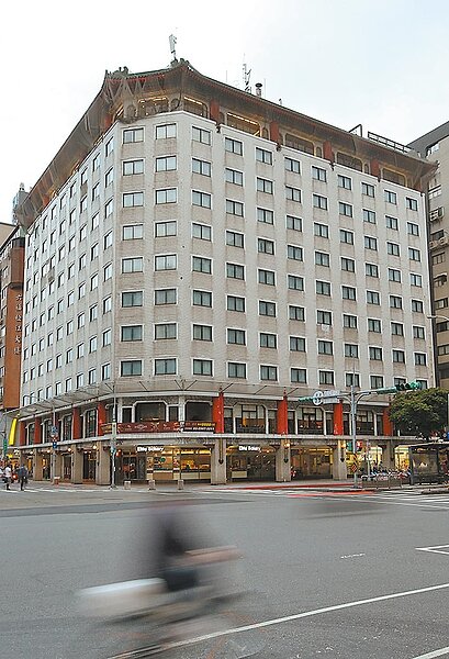 揮別48年光輝，六福客棧提早5月底熄燈。圖／中時資料照