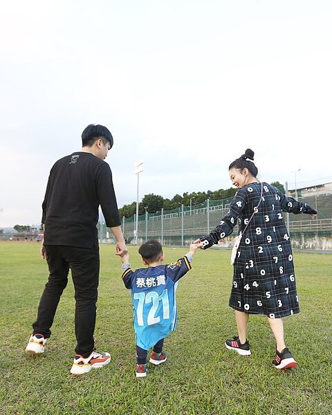 蔡阿嘎發文引虛驚 。 圖/摘自臉書