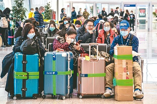 自旅遊疫情建議第一級與第二級國家入境的旅客，入境後14天內，應落實下列自主健康管理措施。圖／聯合報系資料照