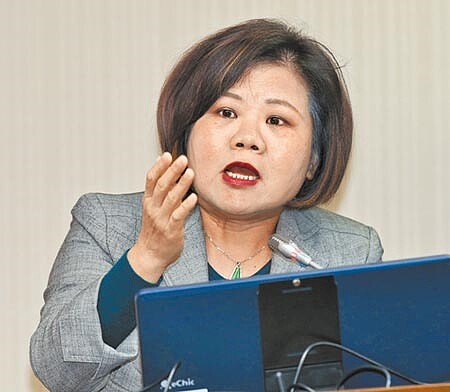 勞動部長許銘春11日赴立法院備詢。(王英豪攝)