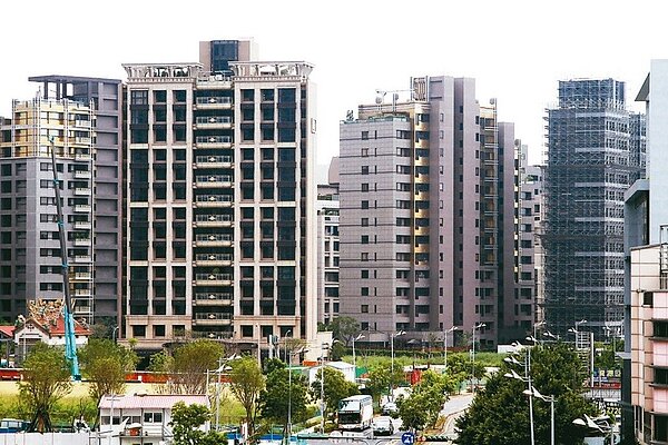 搶攻房貸市場,有銀行推出低利房貸專案。圖/聯合報系資料照