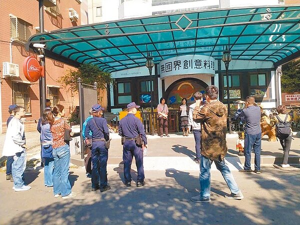 高市觀光局去年遏阻左營某家非法日租套房,祭出強制斷水斷電,最後業者倒閉。圖/高雄市觀光局提供