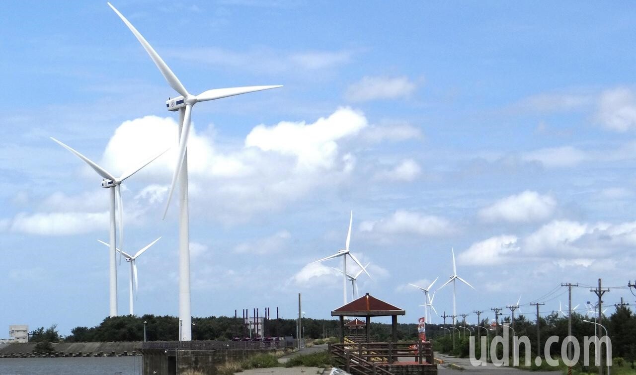 雲林沿海將陸續設立風力發電機組，對地方村落帶來嚴重影響。 記者蔡維斌／攝影