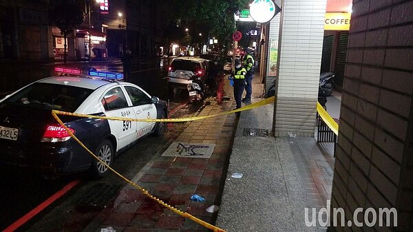 新北市新店區13日晚間發生街頭凶殺命案,導致一名男子傷重送醫不治。記者王長鼎/攝影