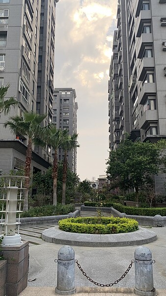 台中水湳經貿園區帶動房地產交易,帶動周邊眷村改建軍宅很熱門。圖/市府地政局提供